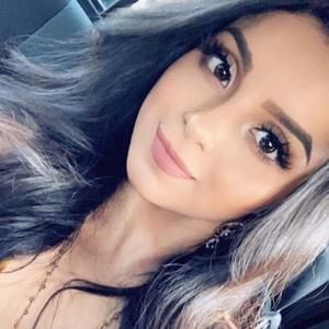 Meet your Posher, Lainie